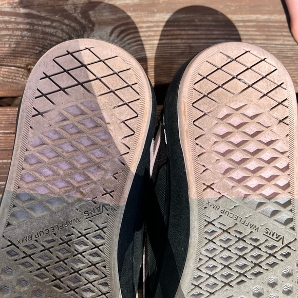 Vans - Picture 5 of 6